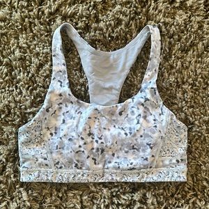 LULULEMON sports bra size 4